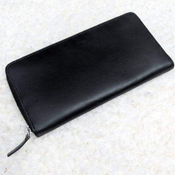 Everlane Handbags - Everlane Slim Leather Wallet Long Zip Clutch Bag